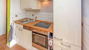 Kühlschrank, Ofen, Herdplatte, Geschirrspüler