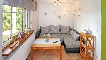 Fernseher, Kamin, Stereoanlage