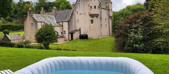 Spacious Cottage in Grounds of Scottish Castle