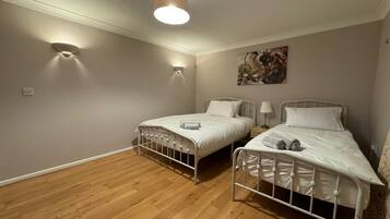 5 chambres, fer et planche Ă repasser, Wi-Fi, draps fournis