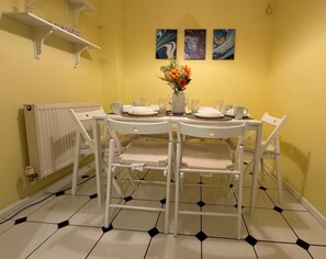Dining - Amazing 5 Bedrooms Detached House in Bedford (Shortstown)