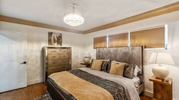 4 bedrooms, iron/ironing board, free WiFi, bed sheets