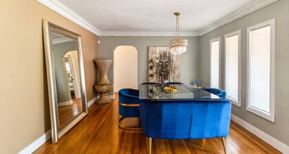 Miami Chic Hideaway: Near Wynwood & Downtown - Yard, Grill, & Games