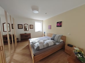 2 chambres, accès au Wi-Fi (inclus), literie fournie