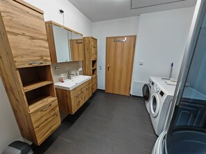 Interior - E2 - Modernes 65 qm Apartment (Grafenwöhr)