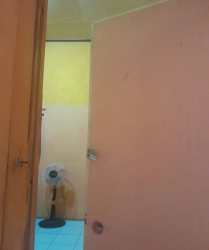 Basic Double Room | Free WiFi, bed sheets - Hotel O Fermansio Homestay 2 (Medan)
