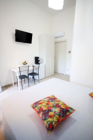 4 - B&B REVOLUTION BED & BREAKFAST (Caserta)