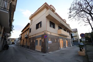 Exterior - B&B REVOLUTION BED & BREAKFAST (Caserta)