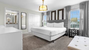 4 habitaciones, tabla de planchar con plancha, cuna de viaje y wifi