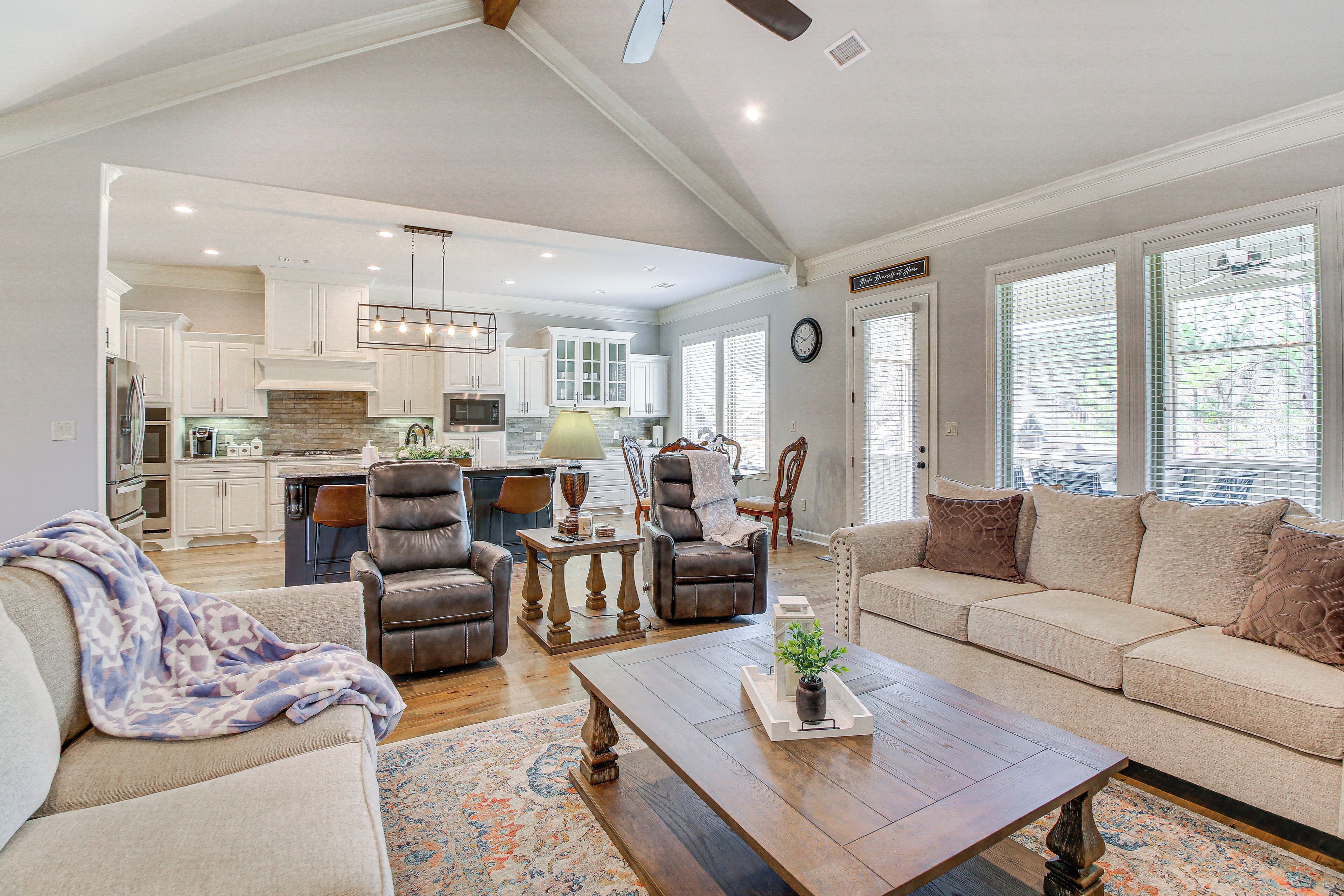 House (3 Bedrooms) | Interior