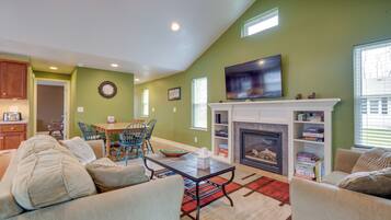 House (3 Bedrooms) | Front of property