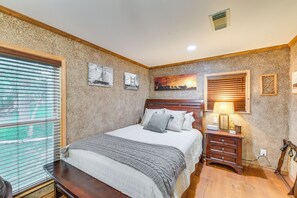 Apartment (0 Bedroom) | Interior - Rustic River Cabin w/ Dock + Covered Deck! (Waco)