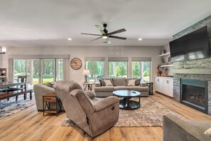 House (5 Bedrooms) | Interior