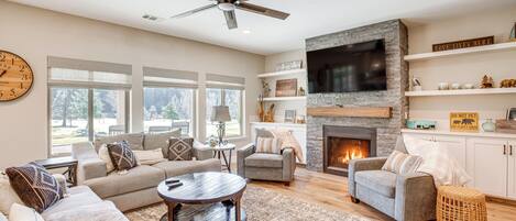 House (5 Bedrooms) | Interior