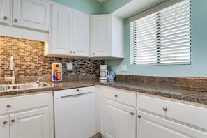 Apartment (2 Bedrooms) | Interior - Walkable Bradenton Beach Condo w/ Resort Access (Bradenton Beach)