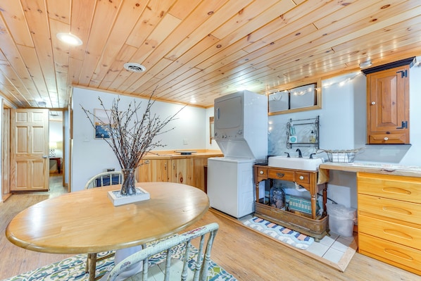 Apartment (2 Bedrooms) | Interior - Dog-friendly Mtn Retreat in Whitehall w/ View! (Whitehall)