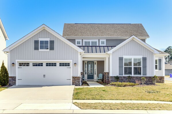 House (4 Bedrooms) | Front of property