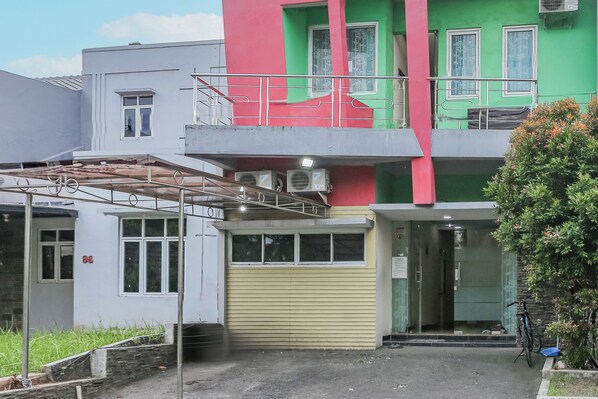 Exterior - Hotel O Budi Residence 2 (Bekasi)
