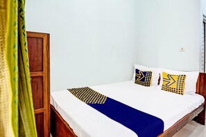 Kamar Double Basic | Wi-Fi gratis dan seprai linen