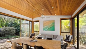 Dining - Beach Access Home with Private Outdoor Retreat (Cowes)