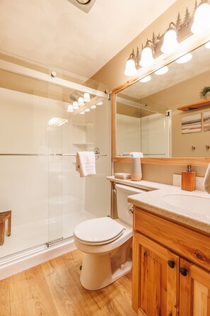 Condo, 1 Bedroom | Bathroom
