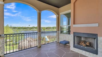 House, 4 Bedrooms | Property grounds