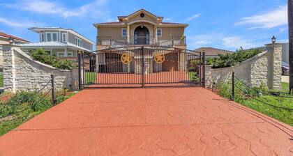 Charming 2 Story Retreat 2 Bedroom Home by RedAwning