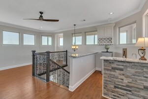 House, 3 Bedrooms | Private kitchen | Fridge, oven, coffee/tea maker