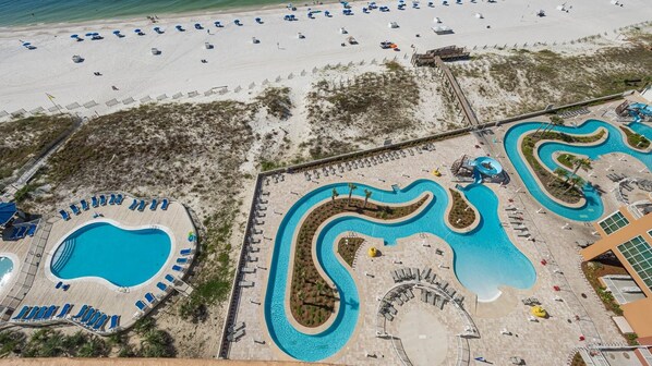 公寓客房, 4 間臥室 | 游泳池 | 室內游泳池和室外游泳池