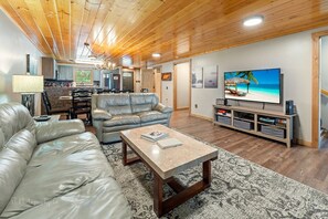 Condo, 2 Bedrooms | Interior