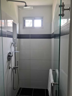 Bathroom - 504 Moderno Aparta-Suite en Versalles Tipo Loft - Cali Tower Suites & Lofts (Cali)