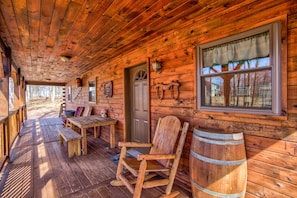 Terrace/patio - Log Cabin POCONO, PRIVATE, FREE WIFI HOT TUB POOL TABLE , FREE TESLA EV CHARGER (Freeland)