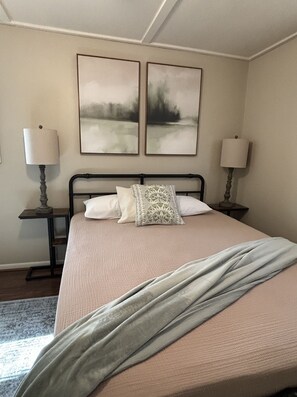 3 bedrooms, iron/ironing board, free WiFi, bed sheets