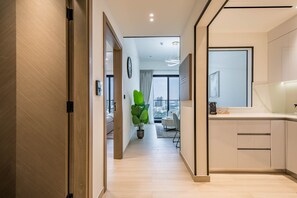 Interior - Beautiful 1BR apartment at Binghatti Heights, JVC by Deluxe Holiday Homes (Dubai)