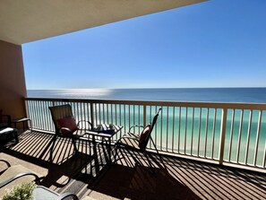 Property grounds - Beachfront / 3BR / Dolphin views/FREE Beach Chairs/Pier Park/Easy Parking (Panama City Beach)