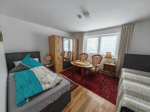 2 bedrooms, free WiFi, bed sheets