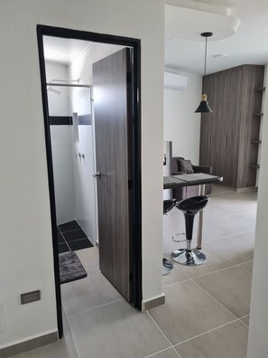 Interior - 408 Modern Apart-Suite in Versalles Loft Type - Cali Tower Suites & Lofts (Cali)