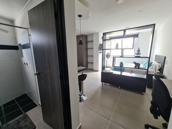 1 bedroom, iron/ironing board, internet, bed sheets - 408 Modern Apart-Suite in Versalles Loft Type - Cali Tower Suites & Lofts (Cali)