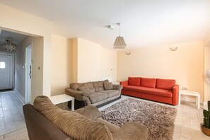 Living area - Town Centre House (Hatfield)