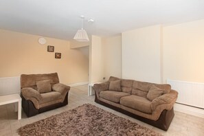 Living area - Town Centre House (Hatfield)