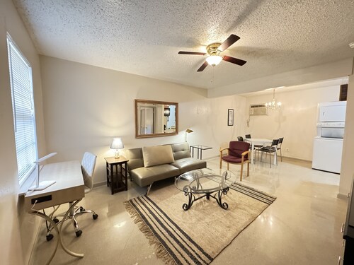 1326-3 Downtown cozy 1 bedroom @1st floor unit