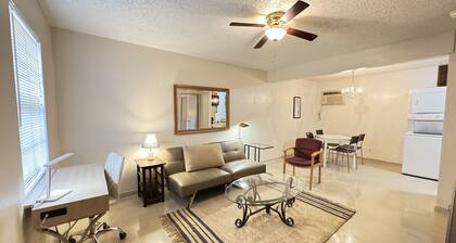 1326-3 Downtown cozy 1 bedroom @1st floor unit