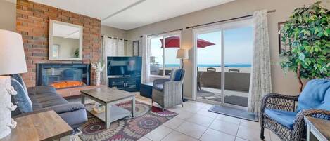 Smart TV, fireplace, offices