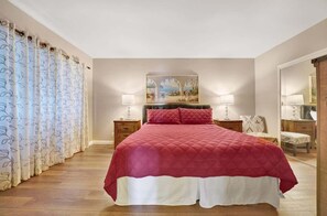 2 室のベッドルーム、アイロン / アイロン台、WiFi (無料)、ベッドシーツ