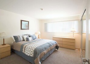 2 dormitoris, planxa i posts de planxar, wifi gratuïta i roba de llit 