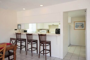 Dining - 4BR Ocean Escape | Steps from the Beach (Newport Beach)