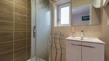 Een douche, een haardroger