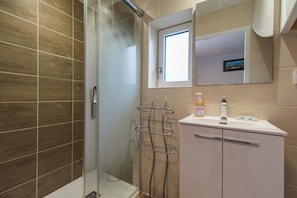 Chuveiro, secador de cabelo