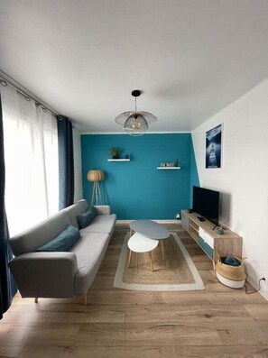 Unclassified image, 3 of 19, button