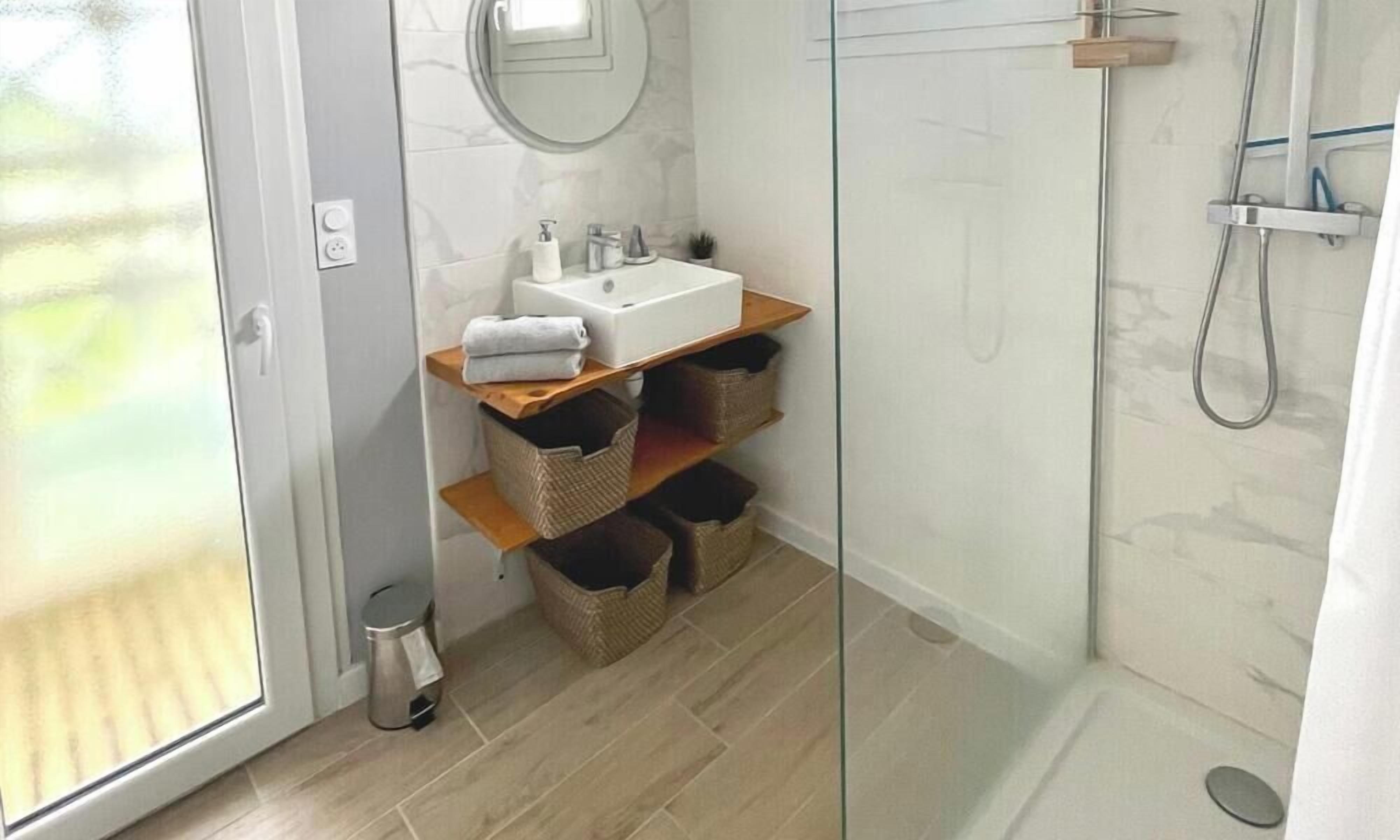 Doccia, asciugacapelli, asciugamani